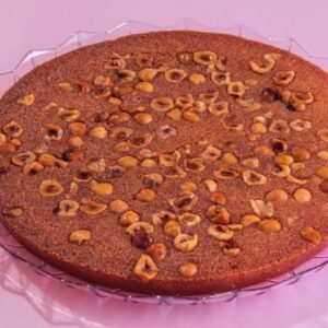 بسبوسة بالبندق كبير